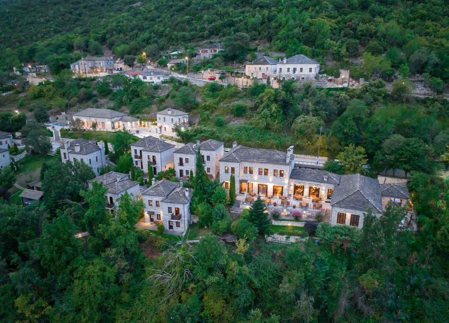 Από το Ζαγόρι έως τη Βασιλίτσα, το τουριστικό κεφάλαιο φοράει τα ορειβατικά του