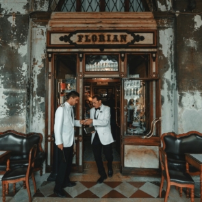 Η πιο προσιτή πολυτέλεια είναι ο καφές- the most affordable luxury