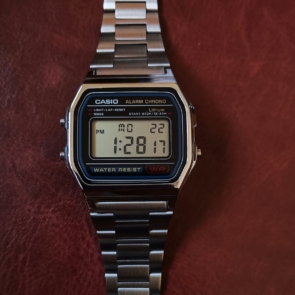 Ήξερες ότι το πρώτο προϊόν της Casio ήταν ένα δαχτυλίδι για τσιγάρο, πριν από τις αριθμομηχανές και τα ρολόγια;