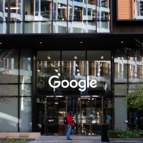 Ένα laptop που το «διαχειρίζεται» το Gemini. Μήπως η Google βιάζεται;