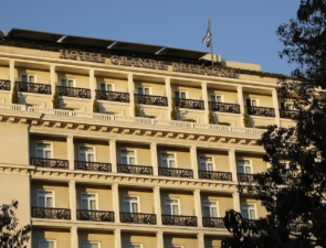 Ποιος ελέγχει την πολυτέλεια στην Αθήνα: Οι όμιλοι πίσω από τα πεντάστερα και οι τζίροι εκατομμυρίων