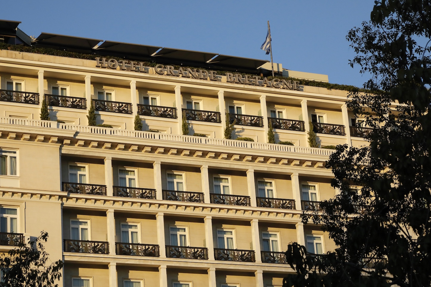 Πόσο εξαρτώμενα είναι τα ελληνικά ξενοδοχεία από τη Booking