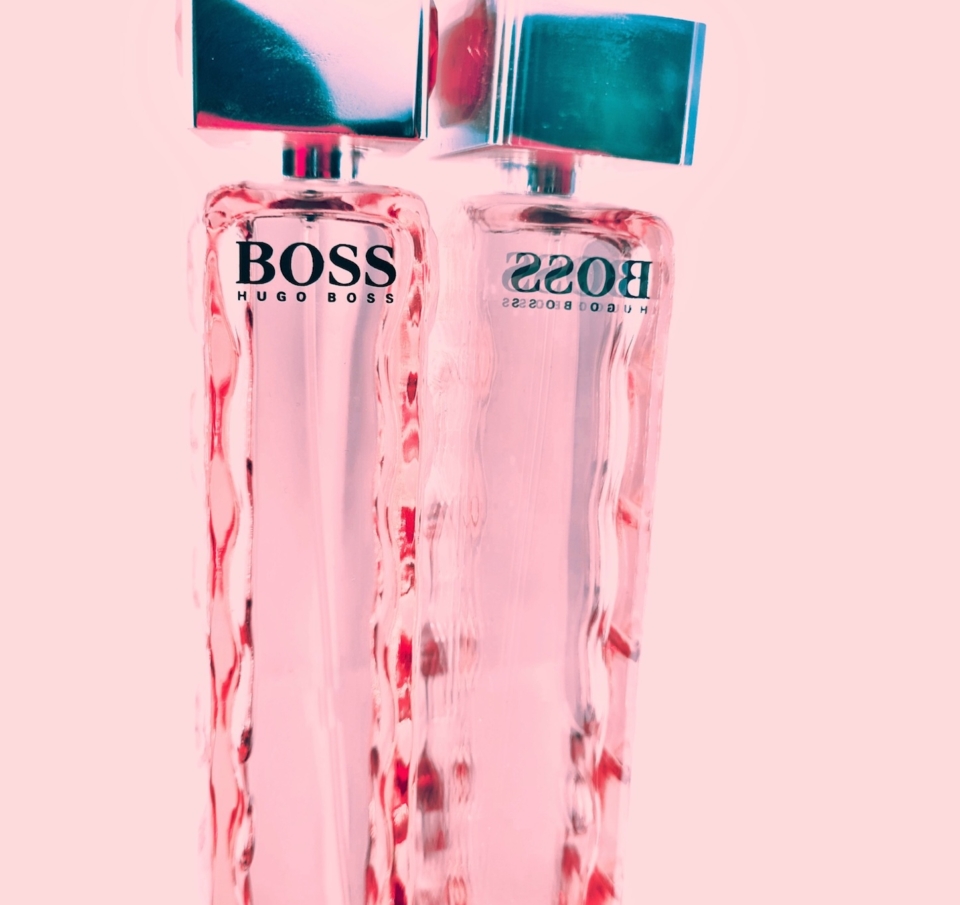 Η HUGO BOSS ξανάγινε επίκαιρη, τώρα το ερώτημα είναι ποιος θα την οδηγήσει