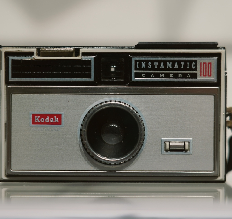 Ήξερες ότι η Kodak έκρυψε την ψηφιακή κάμερα για να σώσει το φιλμ και μισό αιώνα μετά σώζεται από αυτό;