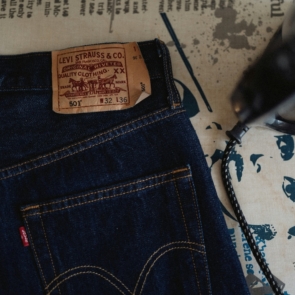 Levi’s: Το πιο διάσημο τζιν στον κόσμο θέλει τώρα ολόκληρη την ντουλάπα