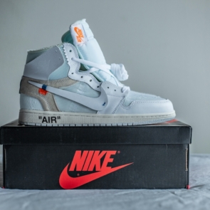 Ήξερες ότι η Nike ξεκίνησε από το πορτμπαγκάζ ενός αυτοκινήτου και το σήμα της κόστισε μόλις 35 δολάρια;
