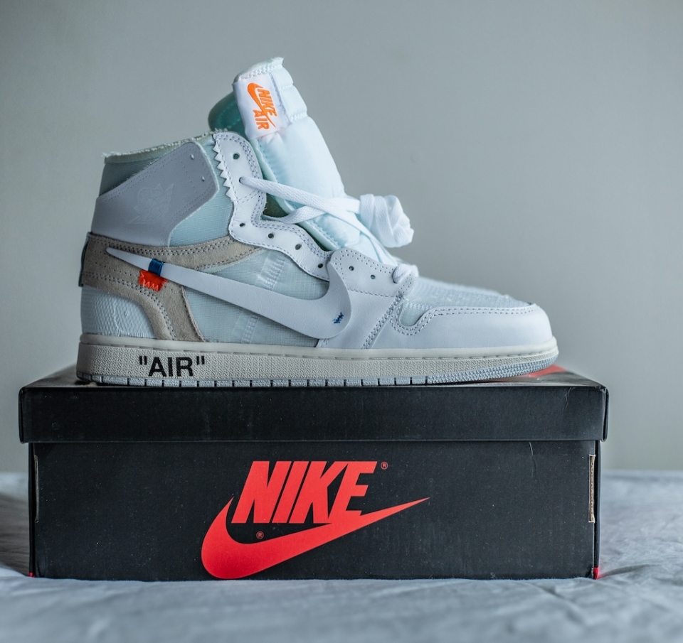 Ήξερες ότι η Nike ξεκίνησε από το πορτμπαγκάζ ενός αυτοκινήτου και το σήμα της κόστισε μόλις 35 δολάρια;