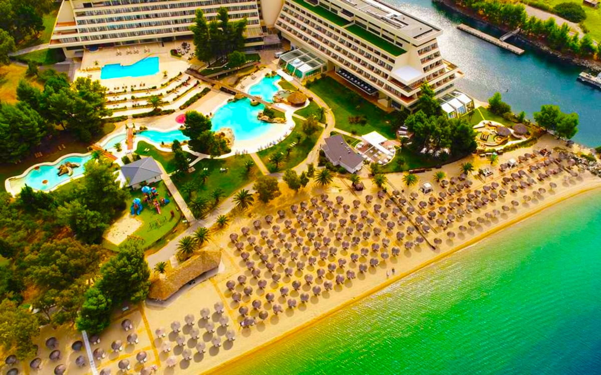 Ζημιές 12,1 εκατ. ευρώ για το Πόρτο Καρράς το 2025