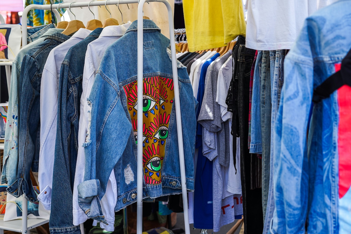 Αγοράζουμε second hand μόνο και μόνο επειδή είναι φθηνότερα;