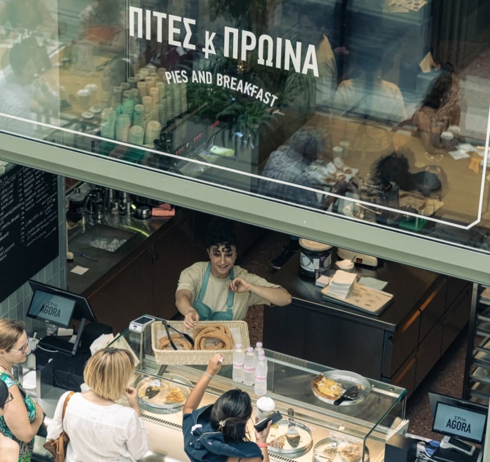 Στοά Αρσακείου: Κέρδισε την περιέργεια των Αθηναίων και πάει για επίσημο  opening στις 4 Οκτωβρίου