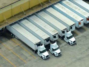 Πώς και πόσο το ακριβότερο diesel επηρεάζει το χερσαίο εμπορευματικό έργο