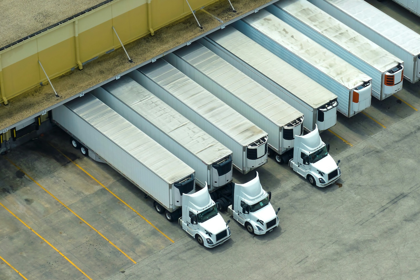Πώς και πόσο το ακριβότερο diesel επηρεάζει το χερσαίο εμπορευματικό έργο