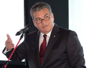 Το Πρόσωπο: Κωνσταντίνος Τσουβελεκάκης