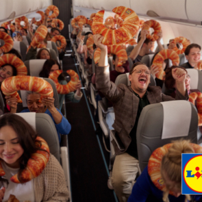 Από τον φούρνο στα ύψη της μόδας: Η Lidl ενθουσιάζει στο Paris Fashion Week με το «NeckCroissant»