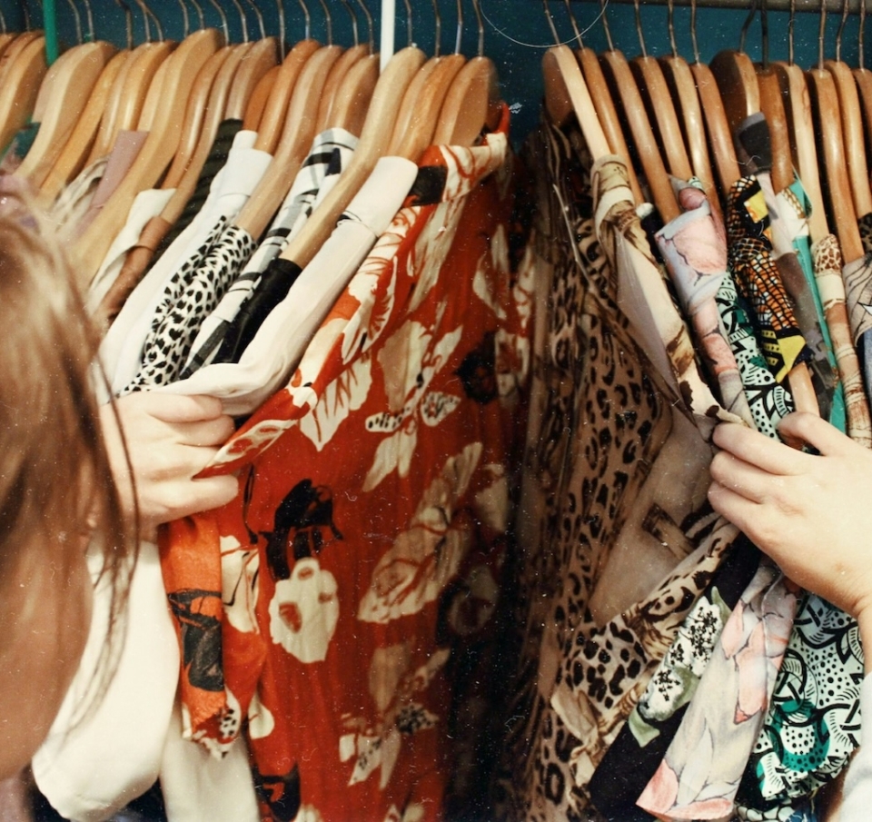 Αγοράζουμε, χρησιμοποιούμε, ξαναπουλάμε. Η νέα οικονομία του μεταχειρισμένου